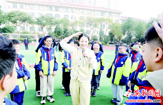 “心育同行”助健康成長