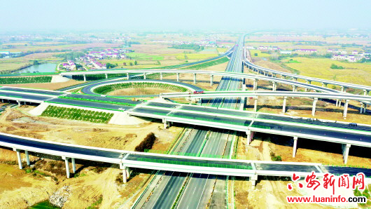 “柏林樞紐互通”舒展雄姿